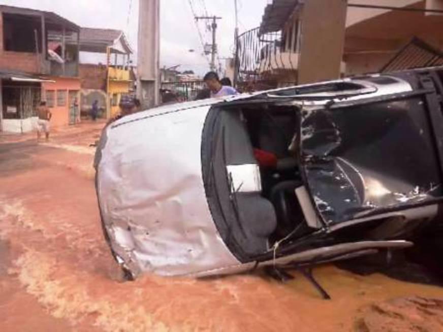 Adutora rompe na Zona Oeste de Manaus