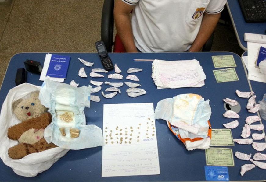 Traficantes escondiam droga em urso de pelúcia no interior do AM