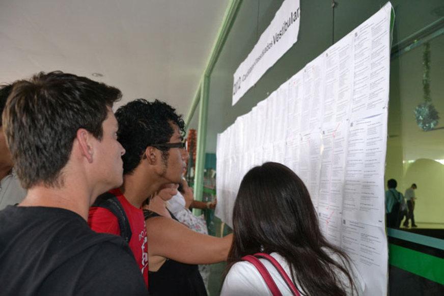 UEA convoca aprovados no Vestibular e Saes para a matrícula