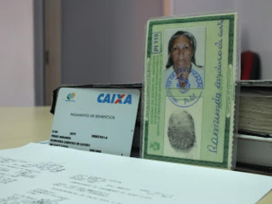 Aposentada é presa acusada de tentar fraudar sistema bancário