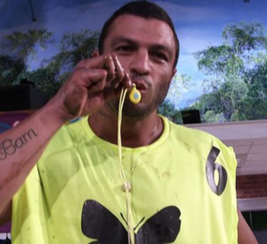 Kleber Bambam pede para sair do BBB13