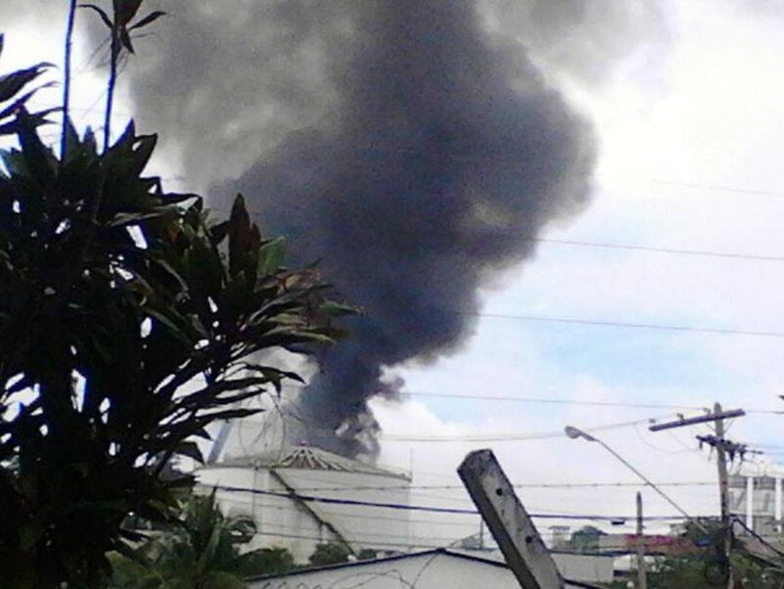 Princípio de incêndio atinge tanque de fábrica em Manaus