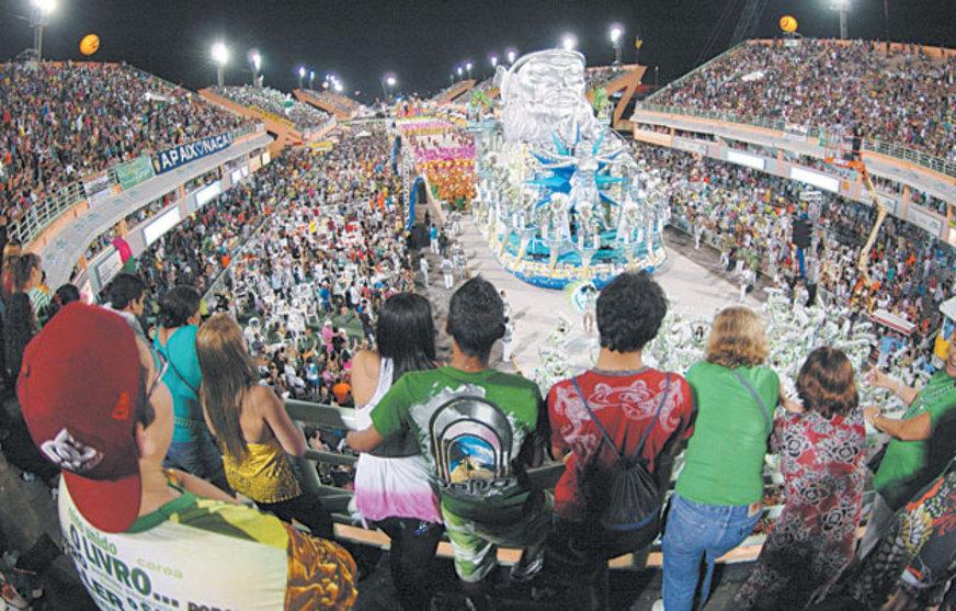 ‘Estandarte do povo’ elege melhores do Carnaval 2013