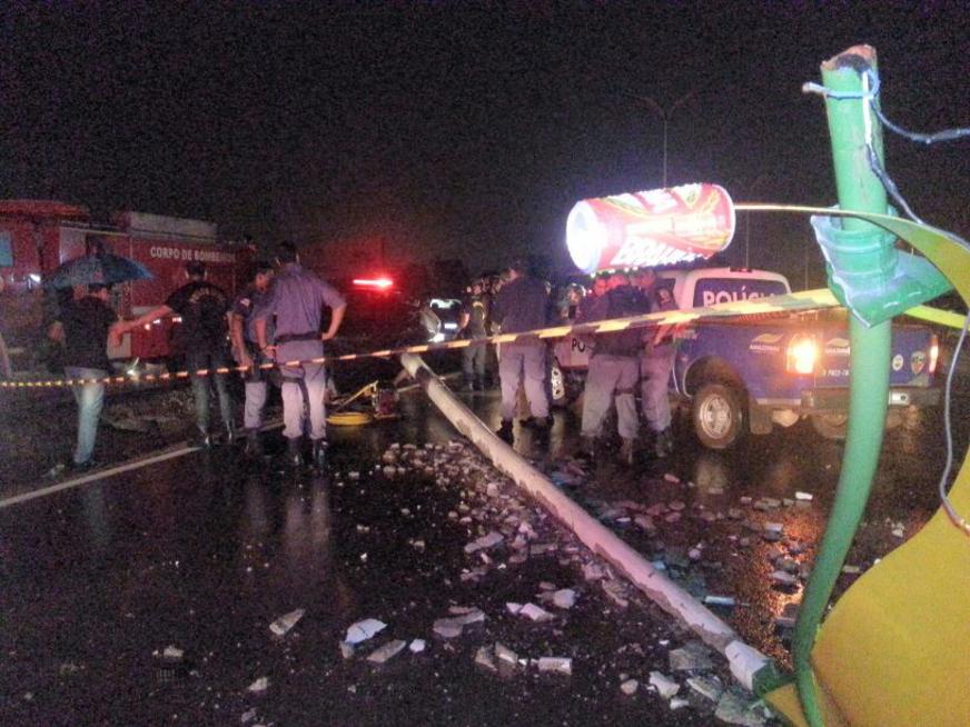 Acidente na ponte Rio Negro deixa uma pessoa morta