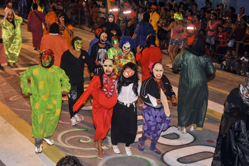 Blocos de rua abrem carnaval de Benjamim Constant