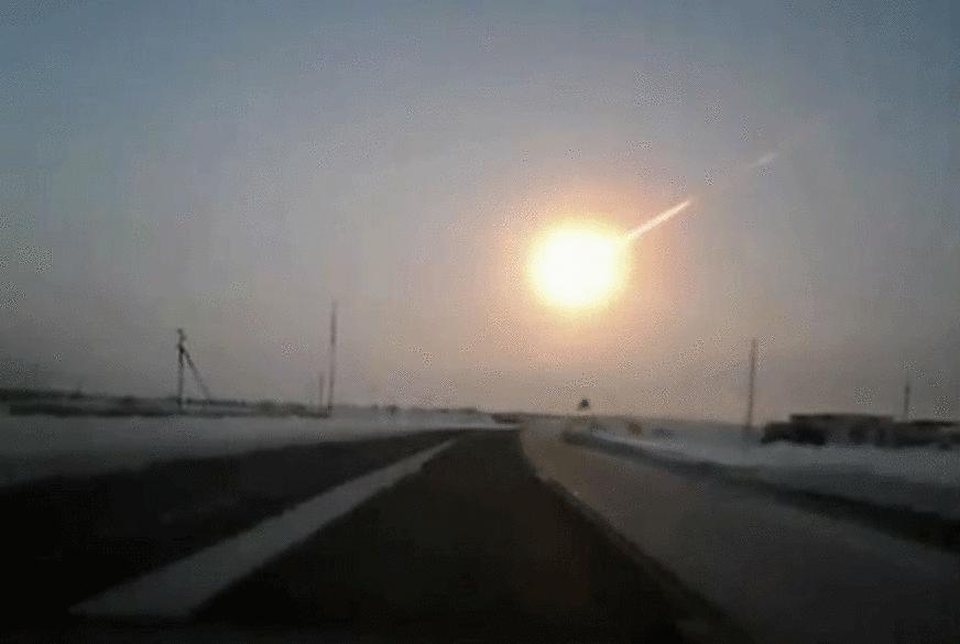 Queda de meteorito fere 985 pessoas em cidade da Rússia