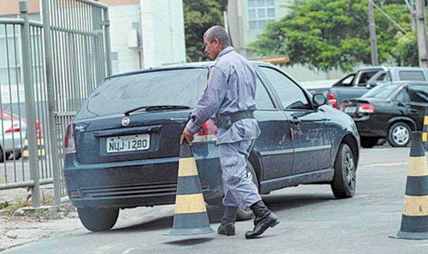 Estado mantém mais de 300 PMs longe das ruas