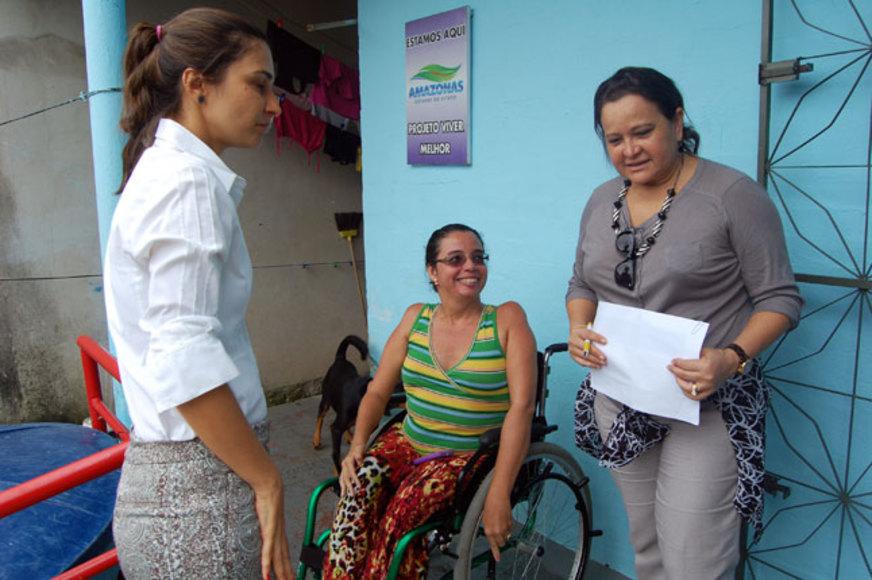 Casas que receberam benefício do programa “Viver Melhor” recebe visita