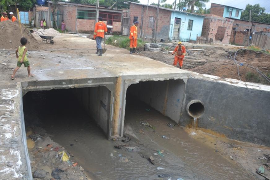 São José e Novo Aleixo recebem obras em seus igarapés