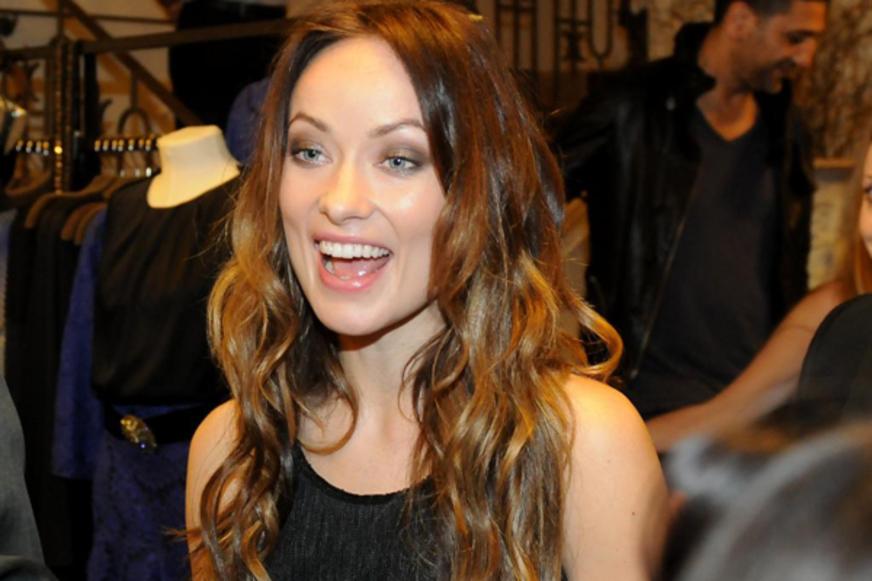 Olivia Wilde participa de evento de grife em São Paulo