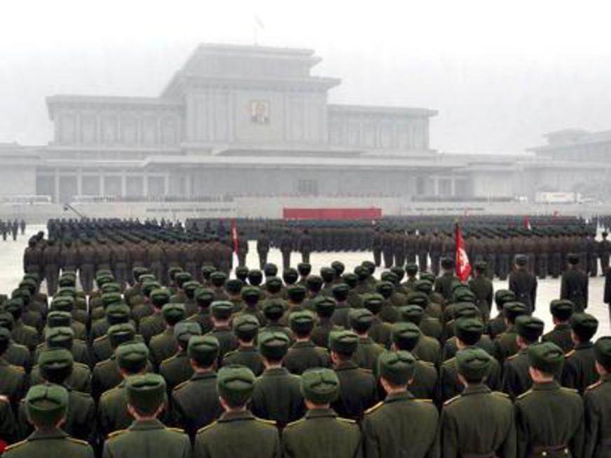Coreia do Norte aumenta ameaças e prepara ataques