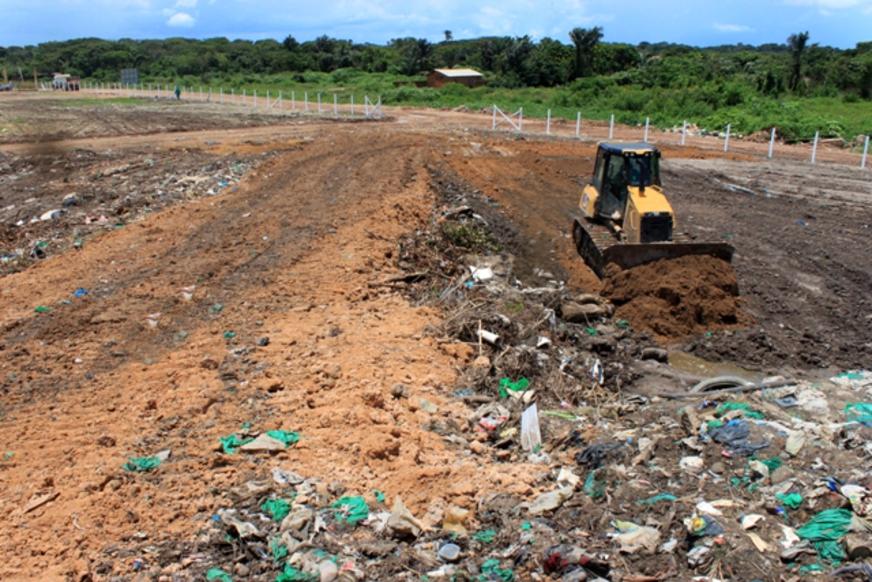 Lixeira pública ameaça voos no interior do Amazonas