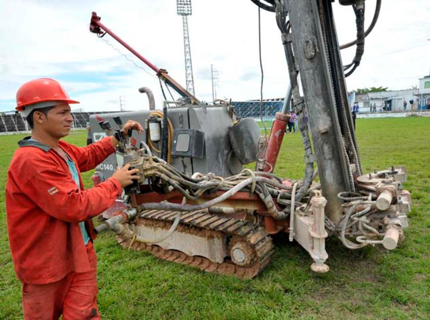 Estádio da Colina passa a receber máquinas e operários