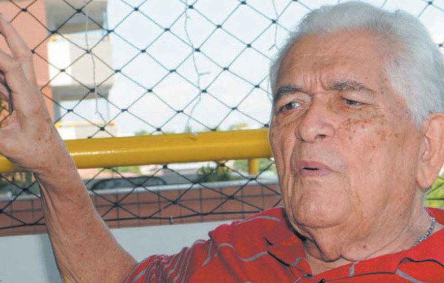 Homenagem: Após ter mandato cassado, Arlindo Porto recebe cargo de volta da ALE-AM