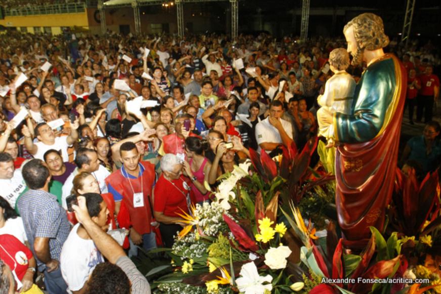 Vinte mil fiéis celebram São José