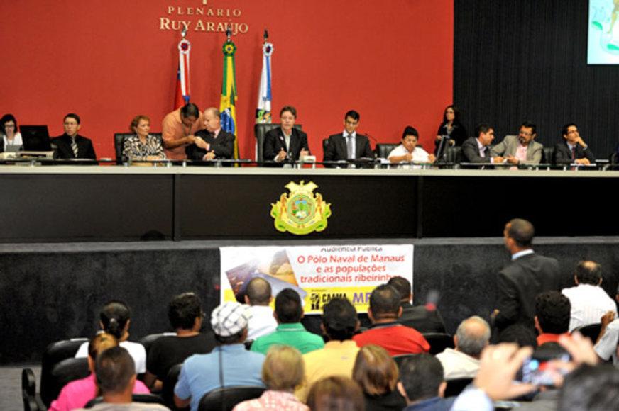 Comunidades ribeirinhas e governo dialogam sobre implantação de polo naval