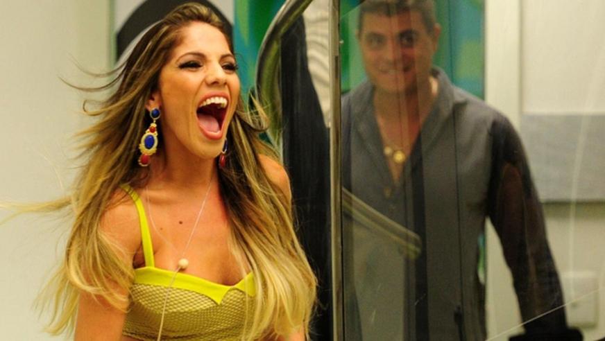 Anamara detona Kamilla no Twitter
