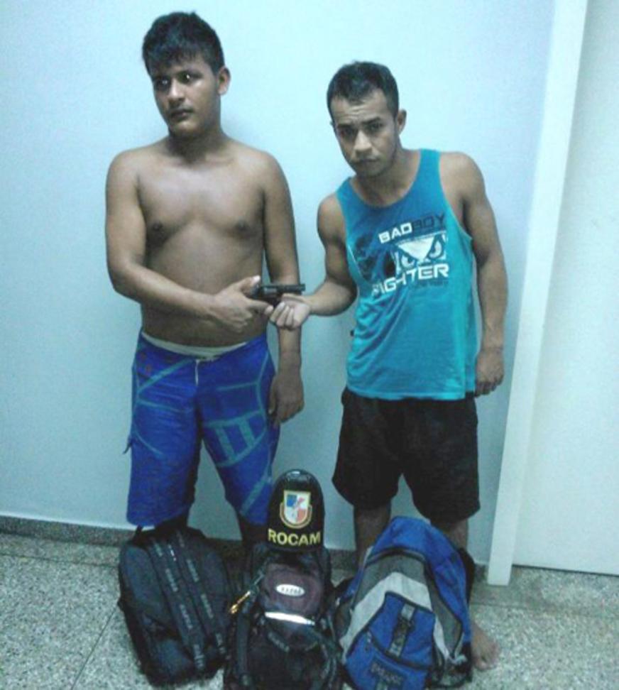 Dupla é presa após roubar microônibus na Zona Leste de Manaus