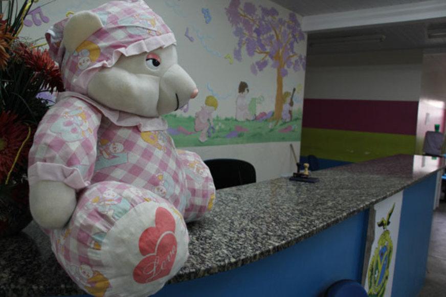 Padrasto bate em mulher e é acusado de estuprar criança de seis anos na Zona Leste