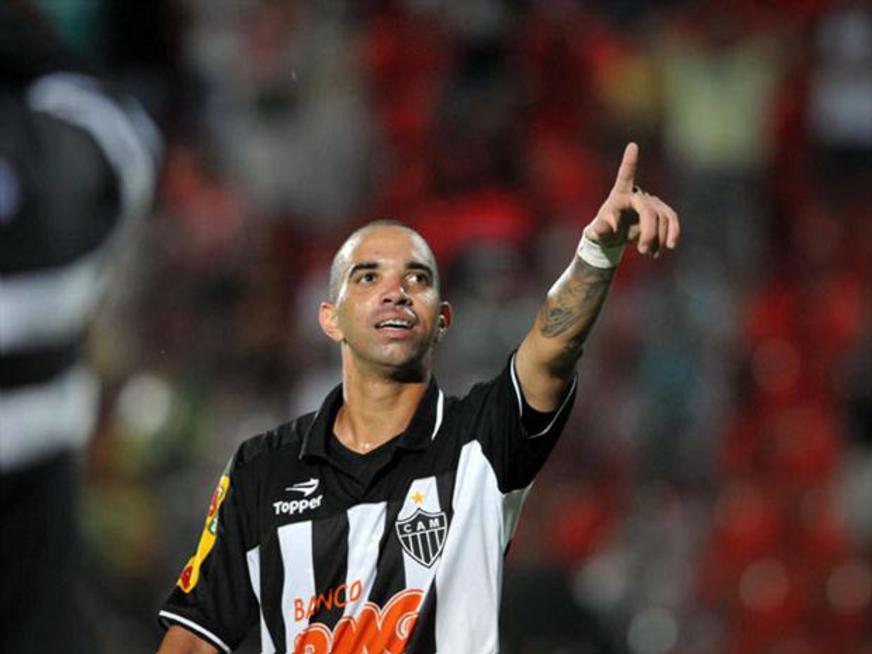 Atlético MG vence com gol contra do The Strongest