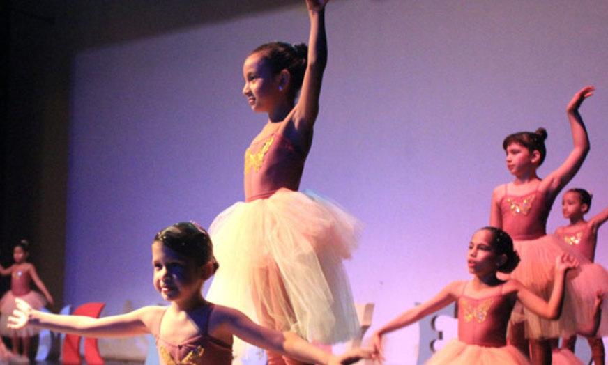 Aulas complementares de esportes e dança contribuem com formação de alunos do AM