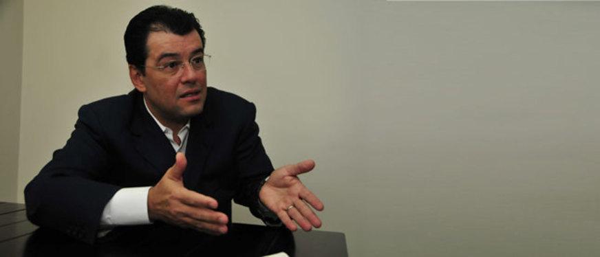 Eduardo Braga se defende de acusações