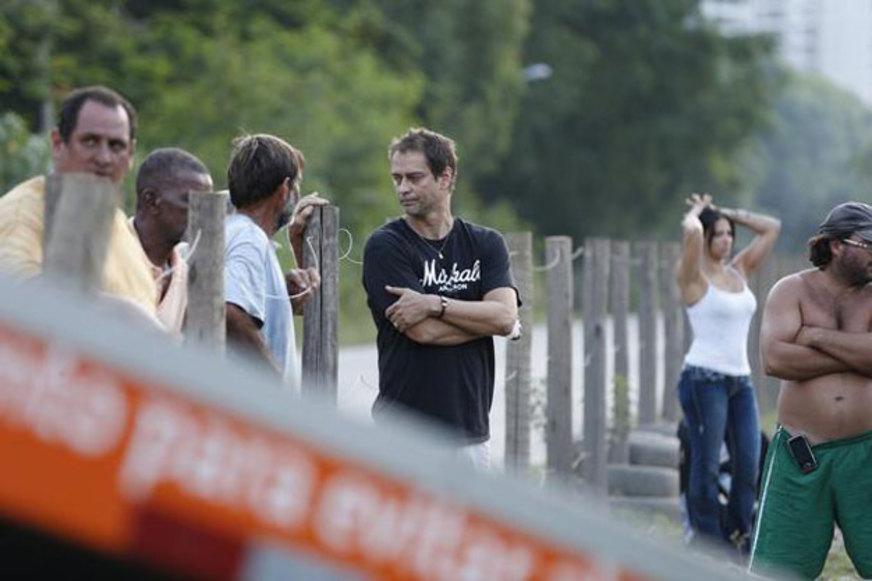 Ator Marcello Antony sofre acidente de carro no RJ