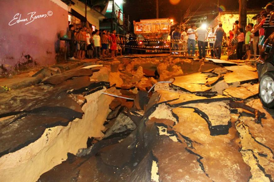 Adutora rompe novamente na Zona Oeste de Manaus