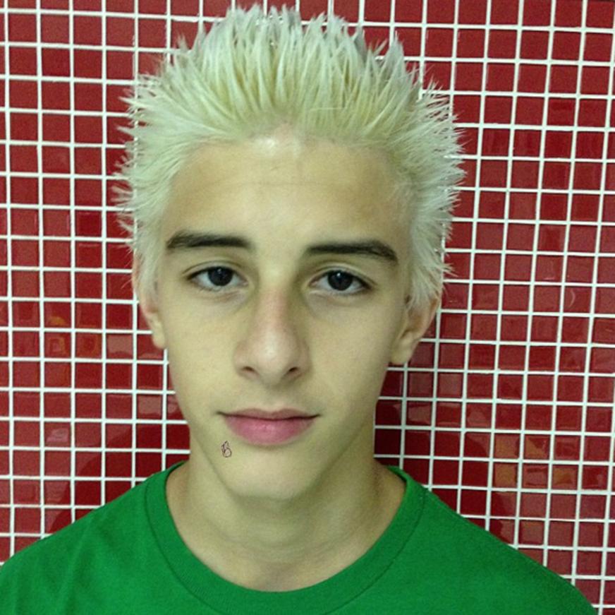 Filho de Fátima Bernardes e William Bonner muda o visual