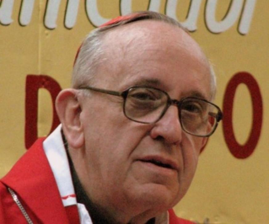 Papa Francisco lava pés de prisioneiros