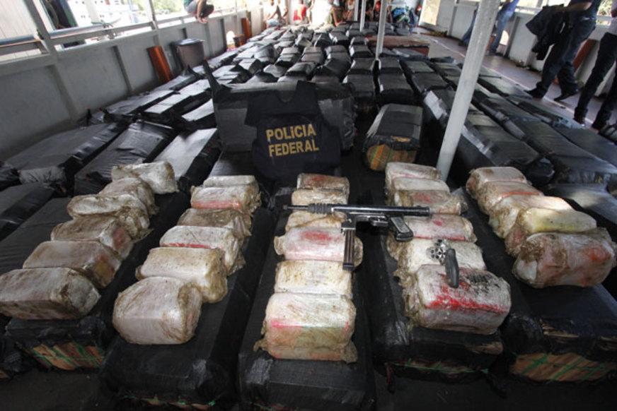PF apreende mais de 200 quilos de droga em embarcação