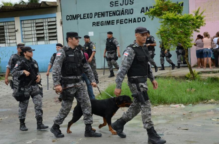 Polícia Militar realiza revista no Compaj