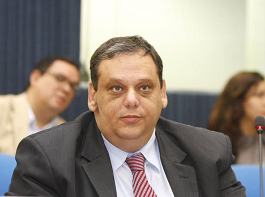 Regimento Interno: Vereadores da CMM ignoram prazo para entrega de propostas