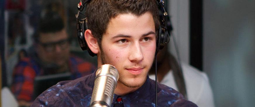Nick Jonas nega que tenha encontrado Miley Cyrus