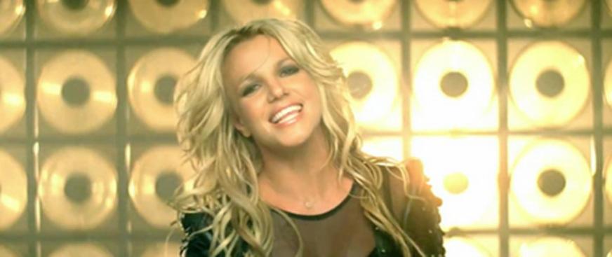 Britney elogia Adele em prefácio de revista