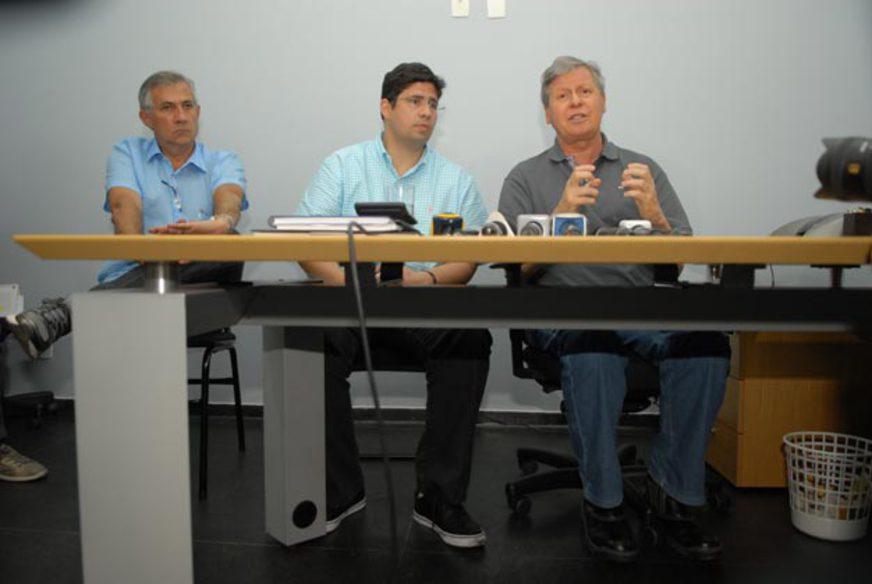Artur promete recuperar 55 quilômetros de vias em Manaus