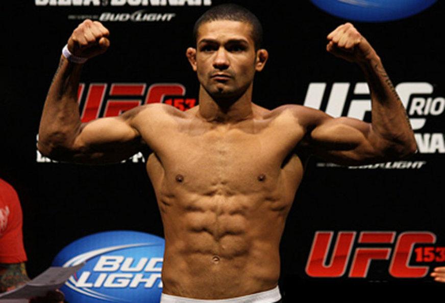 Diego Brandão vence no UFC