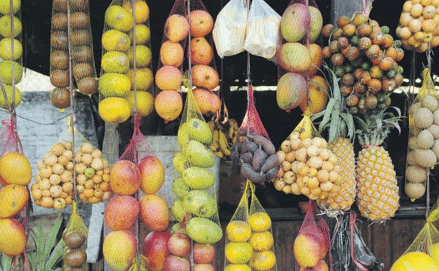 Frutas variadas e com valores agradáveis colorem as ruas de Manaus