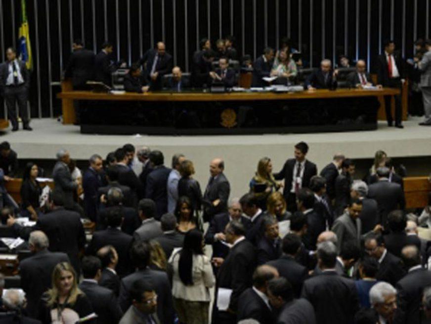 Comissão do Senado aprova regulamentação para validar diplomas médicos do exterior