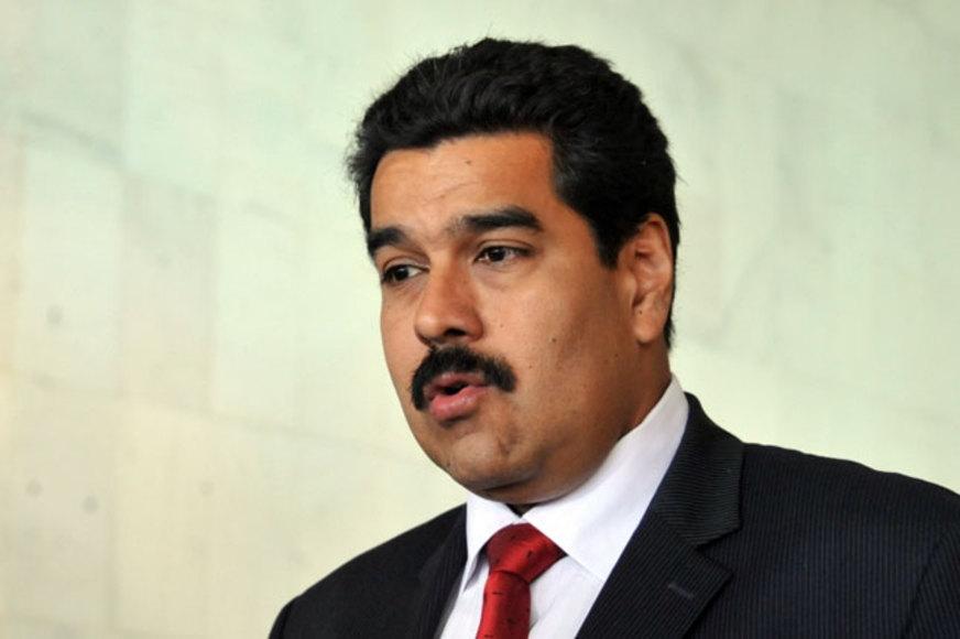 Maduro passa o dia em Brasília e tem reuniões com Dilma e Lula