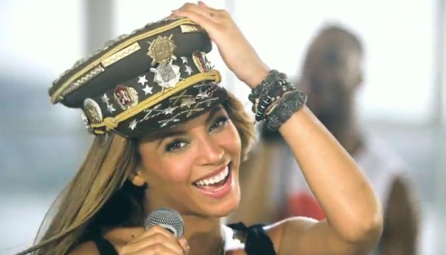 Beyoncé leva tapa no bumbum e ameaça expulsar fã de show na Dinamarca