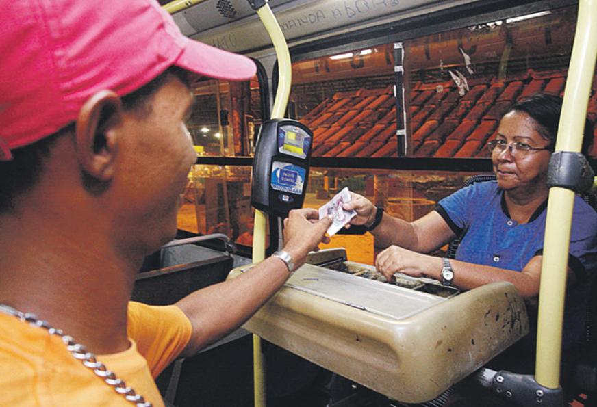 Prefeitura quer instalar recarga a bordo dos ônibus em seis meses