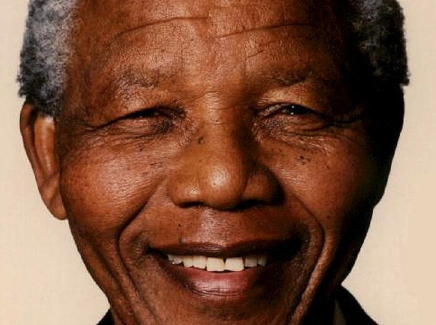 Estado de saúde de Nelson Mandela é considerado estável