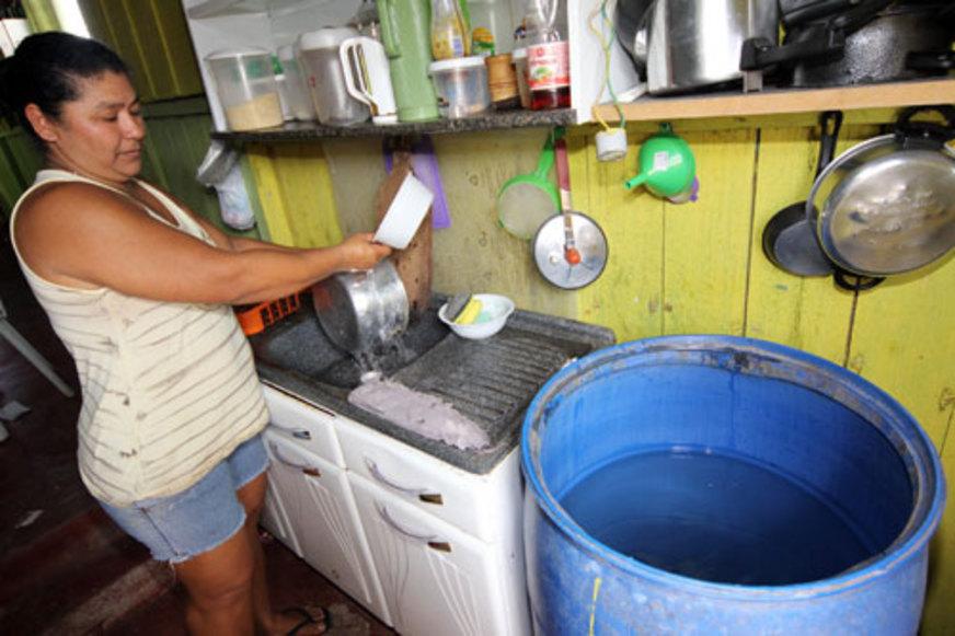 Blecaute gera falta de água em Manaus