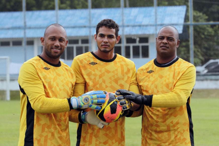 Goleiros do Nacional disputam vaga de titular