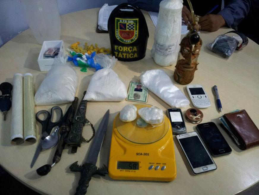 Trio é preso com drogas e revólver na Zona Oeste de Manaus