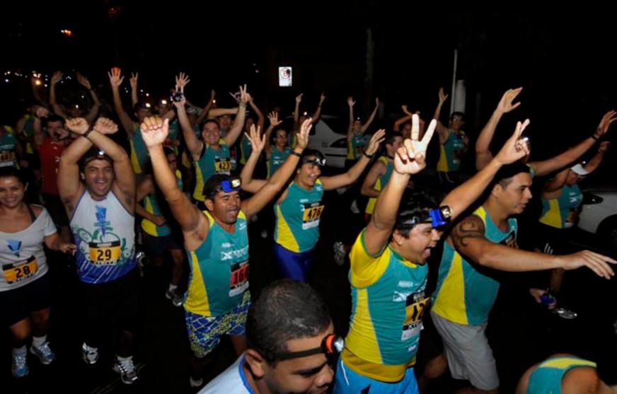 Corrida pedestre ‘Pan Night Run’ mistura prova com ‘balada’