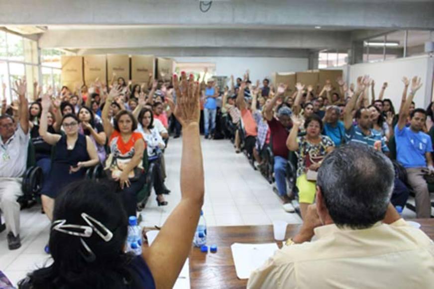 Técnicos da Ufam deflagram greve por tempo indeterminado