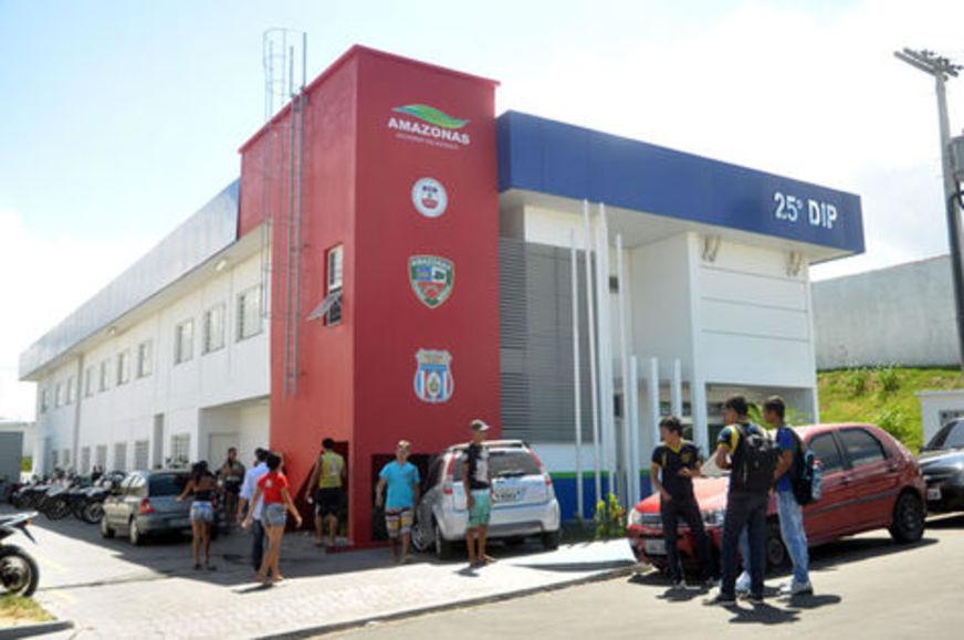Homem reage à prisão e é morto por policial