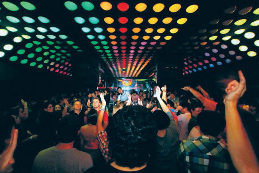 Roteiro cultural tem E-Music, Chorinho e stand up de ventríloco